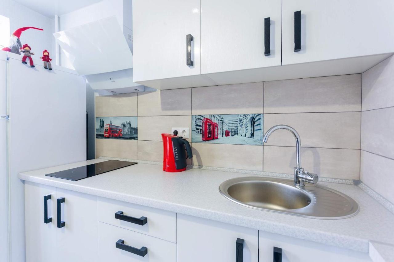 Apartamento Obolon Metro Station Kiev Exterior foto